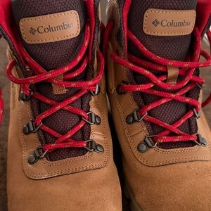 Columbia Tan Boots with Red Laces